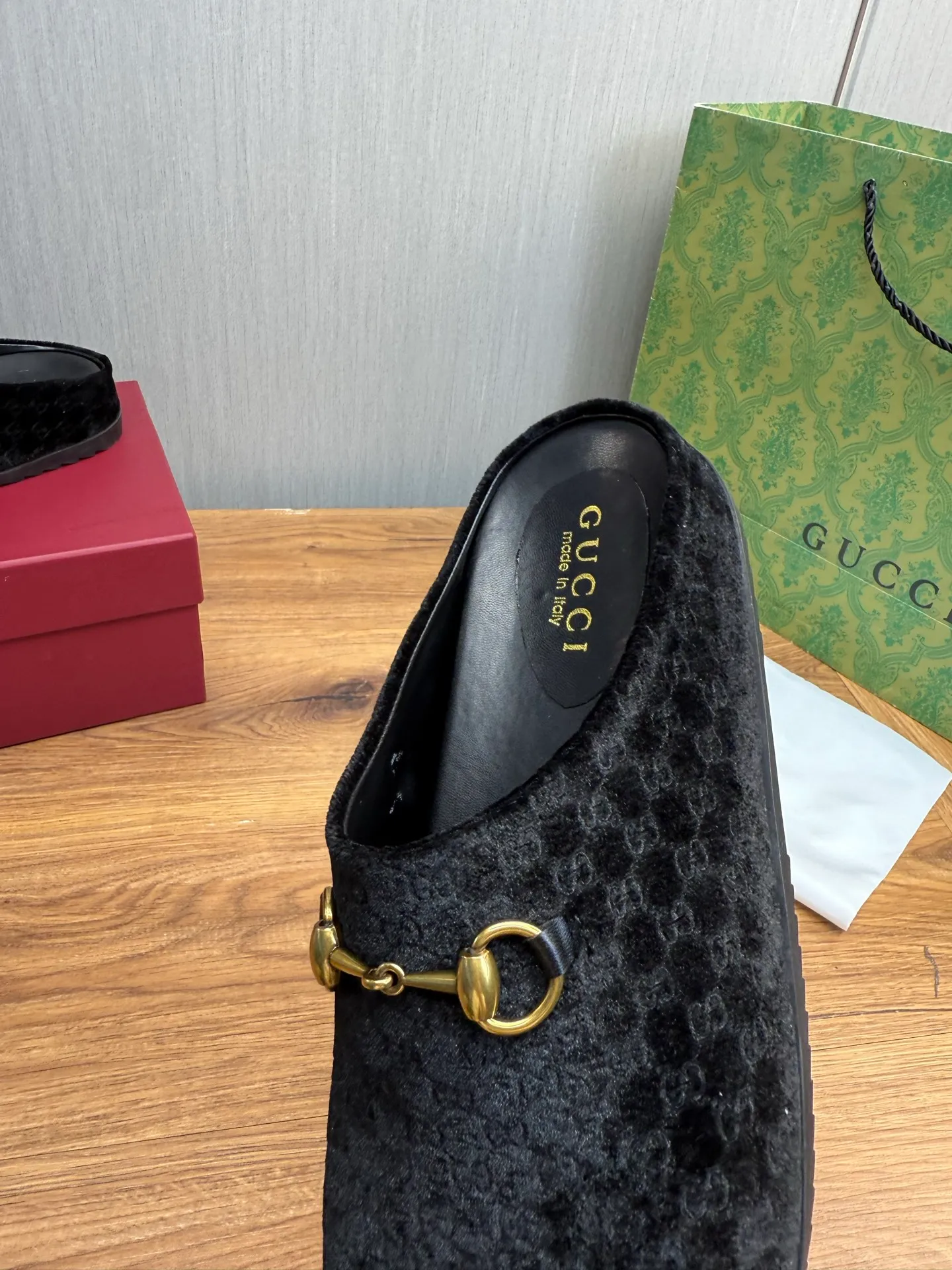 Men's men's shoes💰Pili 420💰Maoli 460💰 ＧＵＣＣＩGucci. Popular couple slippers hot sale🩷💚 🩴Official website one to one production 35-45 size 45 46 🉑️Customized!